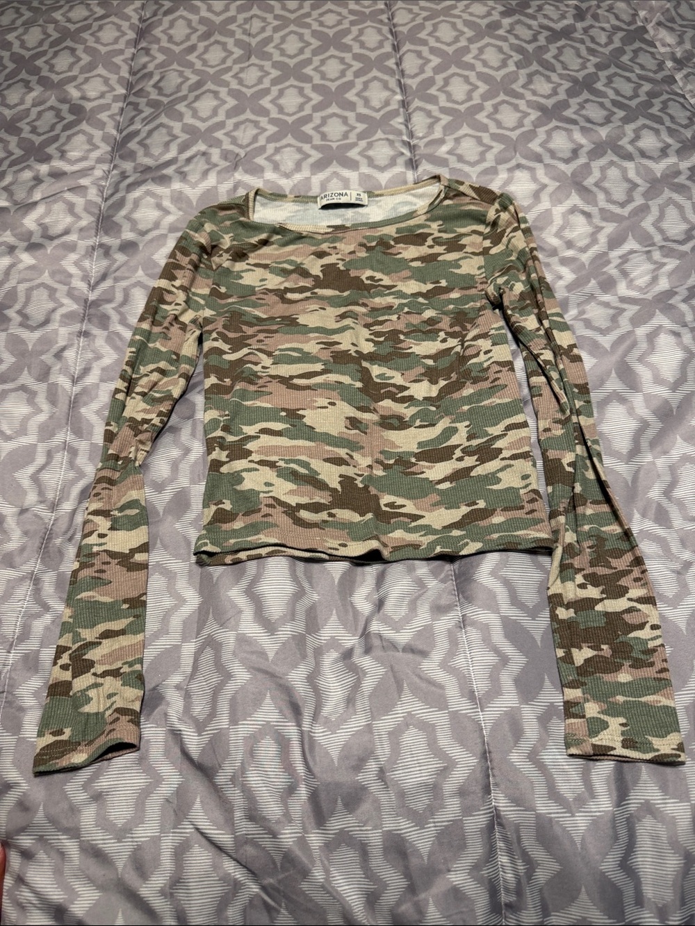 Arizona Jean Company Green and Brown Camo Long-Sleeve Tee